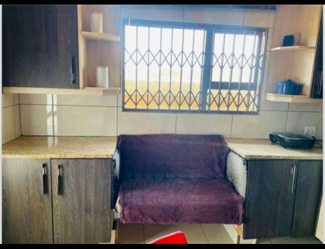 3 BEDROOM HOUSE FOR SALE IN LAKESIDE